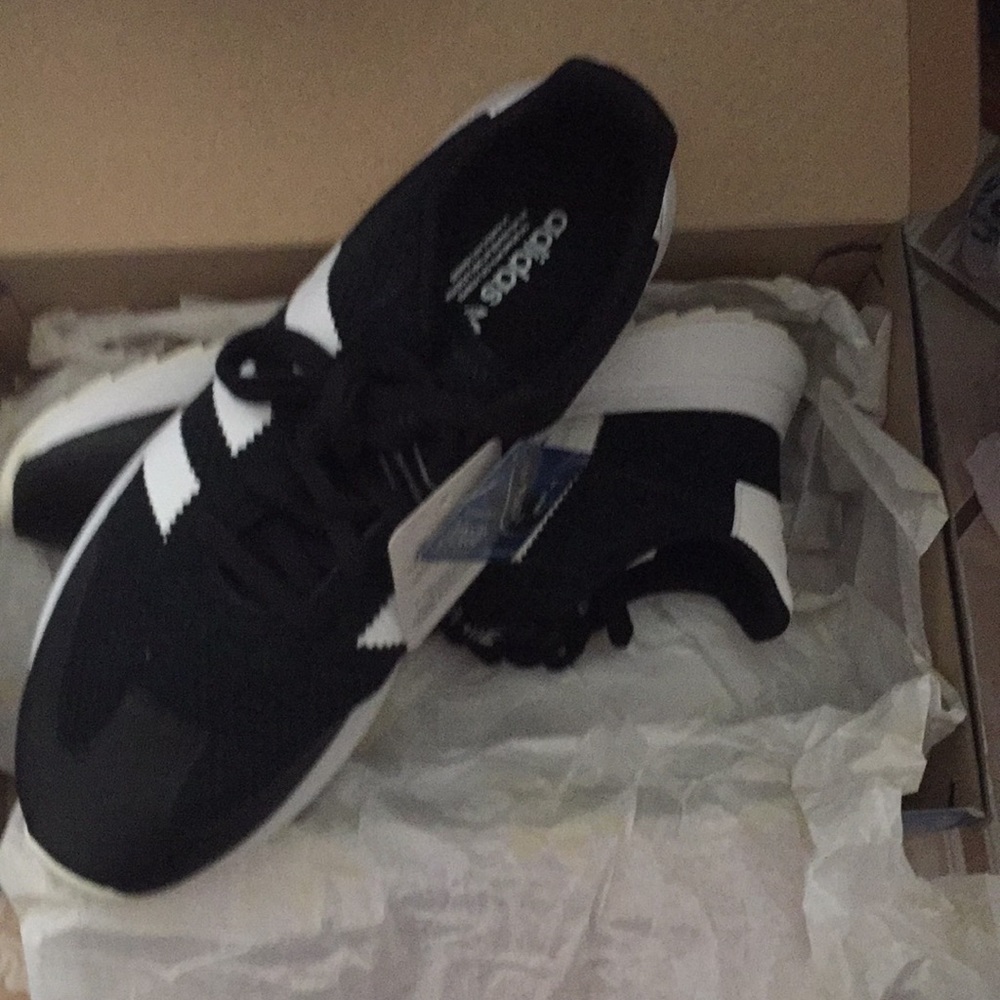 Adidas - Picture 2 of 4